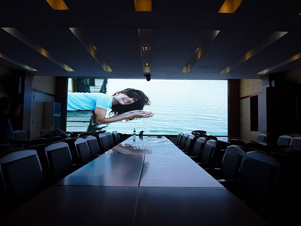 meeting room led screen.jpg
