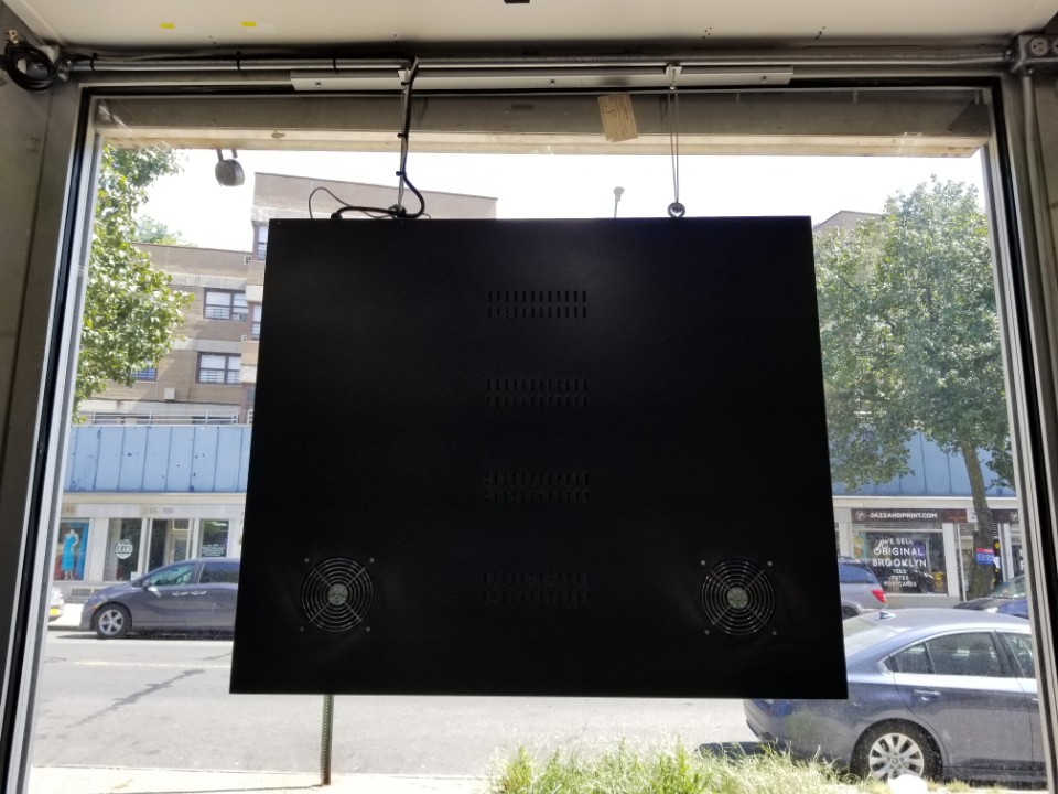 P5 outdoor led screen window display 960x800mm cabinet window screen led